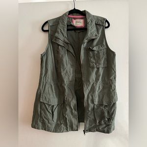 Women’s Green Utility Vest